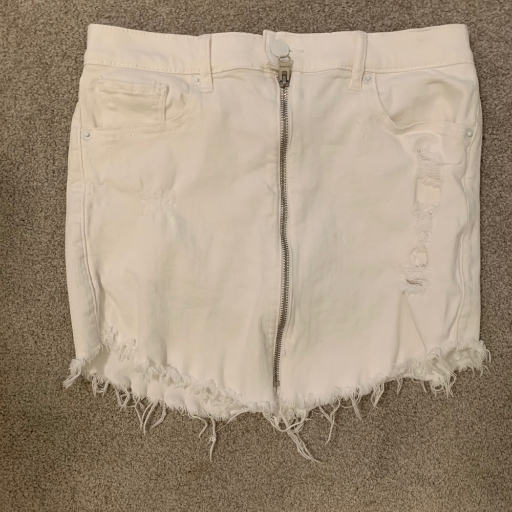 White denim skirt